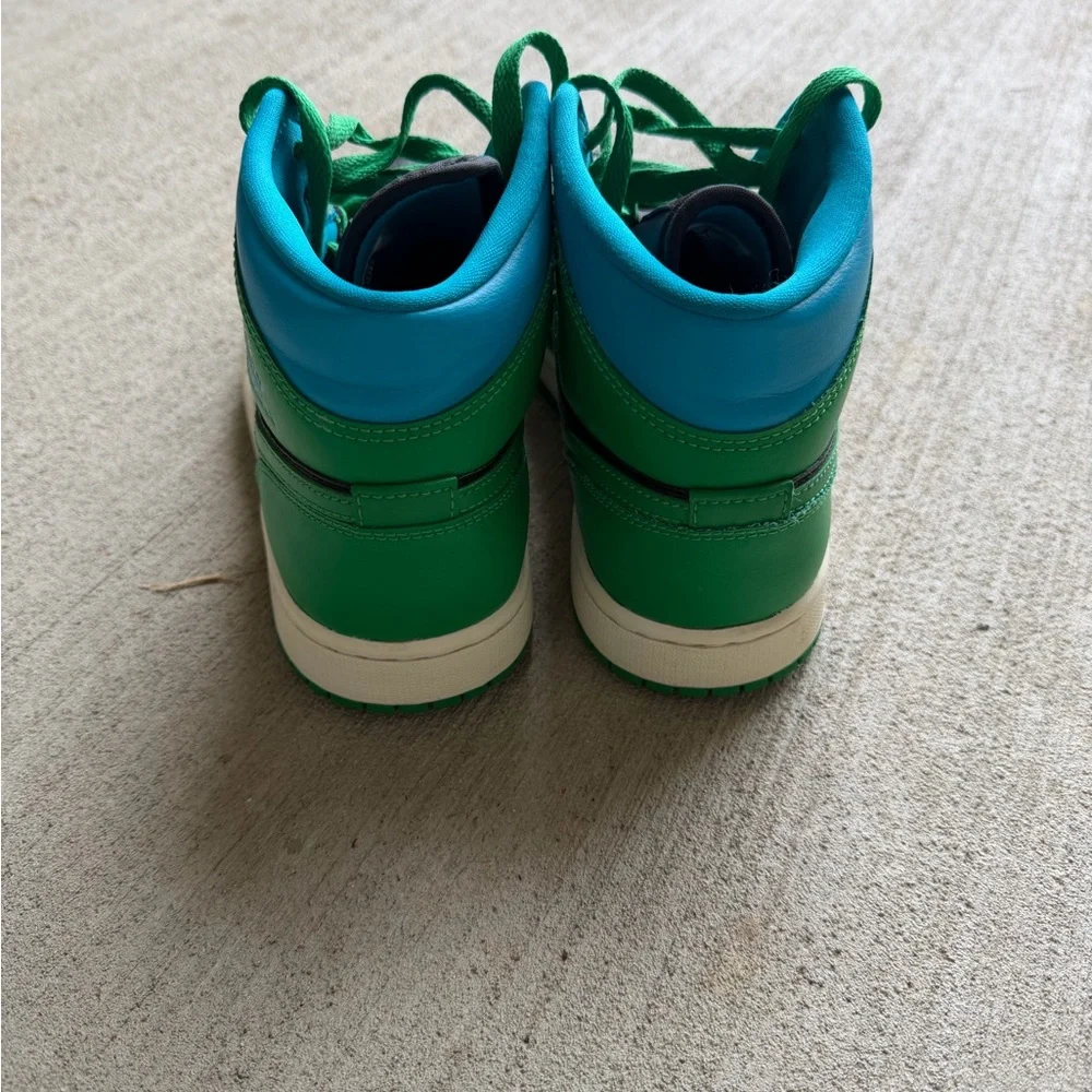 Nike Air Jordan 1 Mid Lucky Green Aquatone Women’s Size 9 Sneakers - Picture 5 of 9